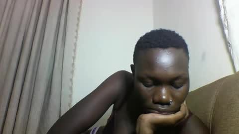 Snapshot of sexqueen02 chatting on 28, 10, 2025 sexqueen02 online show from 28, 10, 2025