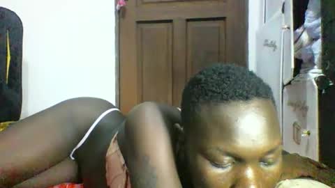 Snapshot of sexqueen02 chatting on 31, 10, 2025 sexqueen02 online show from 31, 10, 2025