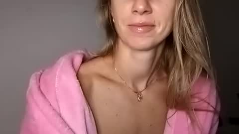 Snapshot of sexualangel chatting on 9, 9, 2025 Verona online show from 9, 9, 2025