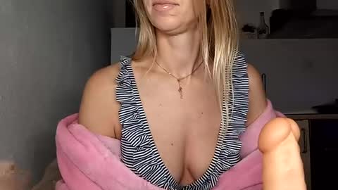 Snapshot of sexualangel chatting on 17, 6, 2026 Verona online show from 17, 6, 2026