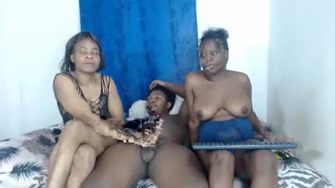 Snapshot of sexxxtreeme_ chatting on 28, 1, 2025 sexxxtreeme_ online show from 28, 1, 2025