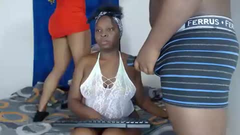 Snapshot of sexxxtreeme_ chatting on 8, 3, 2025 sexxxtreeme_ online show from 8, 3, 2025