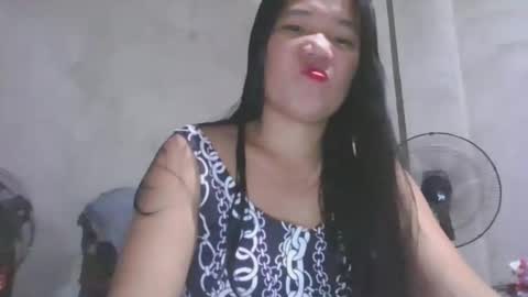 Snapshot of sexxxymomsh chatting on 20, 5, 2026 sexxxymomsh online show from 20, 5, 2026