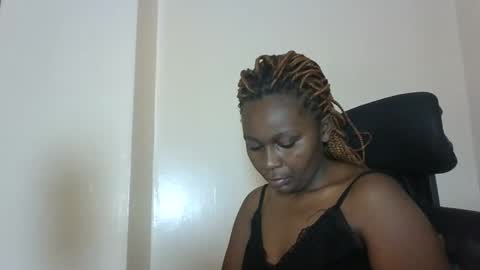 Snapshot of sexxy_amira chatting on 12, 10, 2025 sexxy_amira online show from 12, 10, 2025