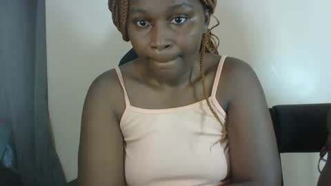 Snapshot of sexxy_amira chatting on 13, 10, 2025 sexxy_amira online show from 13, 10, 2025