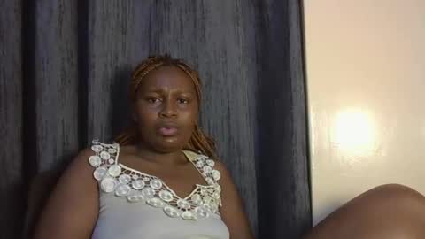 Snapshot of sexxy_amira chatting on 19, 10, 2025 sexxy_amira online show from 19, 10, 2025