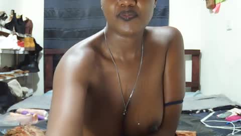 Snapshot of sexxy_melody chatting on 18, 6, 2026 horny dick lover online show from 18, 6, 2026