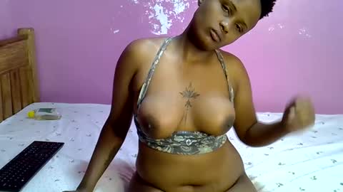 Snapshot of sexxychrista chatting on 16, 11, 2025 call me kyeem online show from 16, 11, 2025