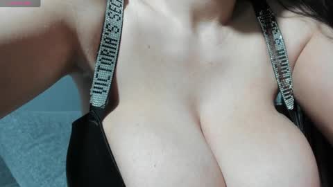 Snapshot of sexxymeriemm chatting on 3, 2, 2025 sexxymeriemm online show from 3, 2, 2025