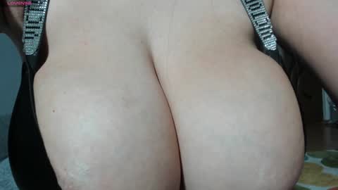 Snapshot of sexxymeriemm chatting on 3, 2, 2025 sexxymeriemm online show from 3, 2, 2025
