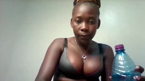 Snapshot of sexxyvajaina chatting on 2, 2, 2025 sexxyvajaina online show from 2, 2, 2025
