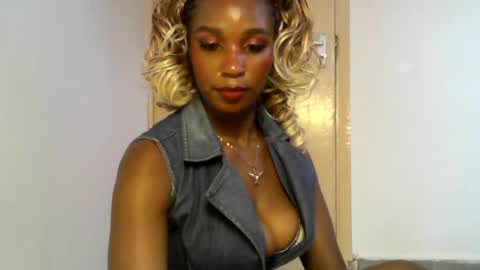 sexy_africana05 online show from 25, 7, 2026