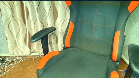 Jessica  Face only in pvt or in snapchat Dont ask more.... online show from 10, 2, 2025