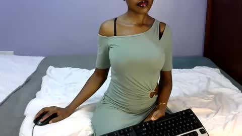 Snapshot of sexy_b7 chatting on 7, 6, 2026 kiki online show from 7, 6, 2026