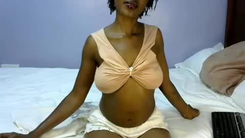 Snapshot of sexy_b7 chatting on 28, 7, 2026 kiki online show from 28, 7, 2026