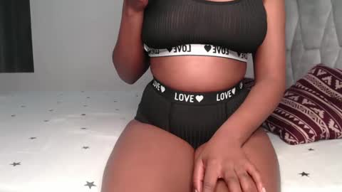 Snapshot of sexy_chocolata chatting on 21, 12, 2024 chocolata online show from 21, 12, 2024