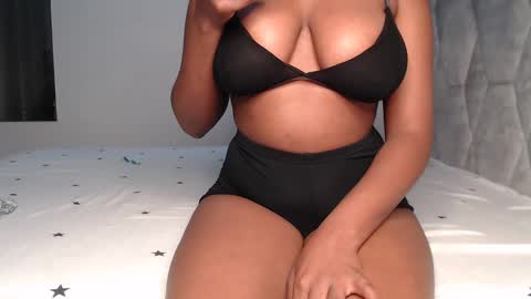 Snapshot of sexy_chocolata chatting on 5, 2, 2025 chocolata online show from 5, 2, 2025