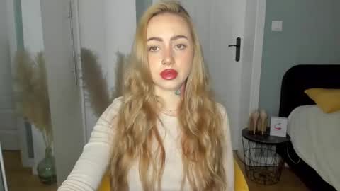 Snapshot of sexy_coralie chatting on 7, 5, 2026 C o r a l i e online show from 7, 5, 2026
