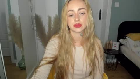 Snapshot of sexy_coralie chatting on 31, 5, 2026 C o r a l i e online show from 31, 5, 2026