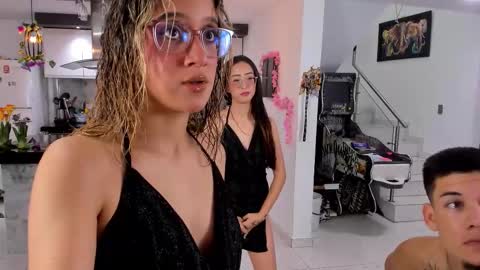 WENDY  MAX  AND VICKY online show from 24, 3, 2026