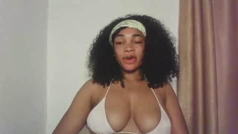 Snapshot of sexy_kitty881 chatting on 30, 9, 2025 Sexy kitty881 online show from 30, 9, 2025