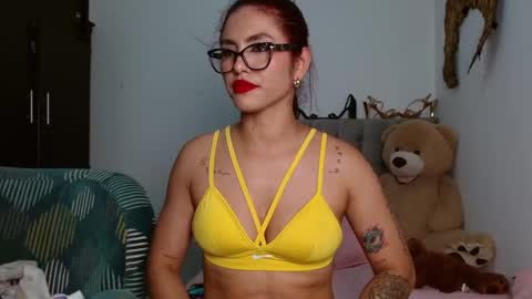 Snapshot of sexy_lia_latina chatting on 5, 3, 2025 Celeste online show from 5, 3, 2025
