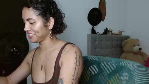 Snapshot of sexy_lia_latina chatting on 4, 6, 2026 Celeste online show from 4, 6, 2026
