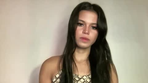 Nicole online show from 27, 4, 2026