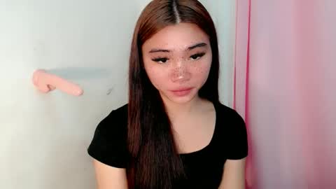 Snapshot of sexy_mikaxoxo chatting on 5, 10, 2025 mika online show from 5, 10, 2025