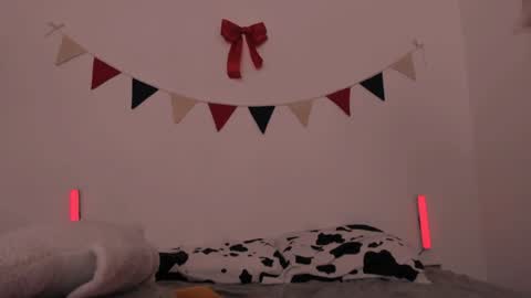 Ellie Mia online show from 29, 1, 2025