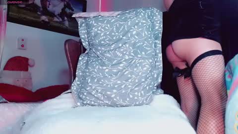 Snapshot of sexy_mysterious_dirty_girl chatting on 29, 12, 2024 queen online show from 29, 12, 2024