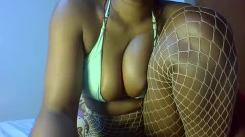 Snapshot of sexy_natallie chatting on 22, 12, 2024 natallie online show from 22, 12, 2024