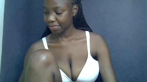 sexy_peach4 online show from 13, 7, 2026