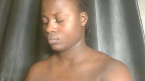 sexy_petitqueen online show from 18, 3, 2026