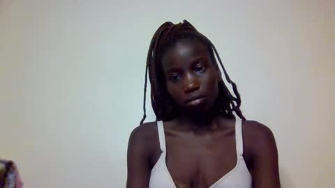 sexy_petittie online show from 3, 10, 2025