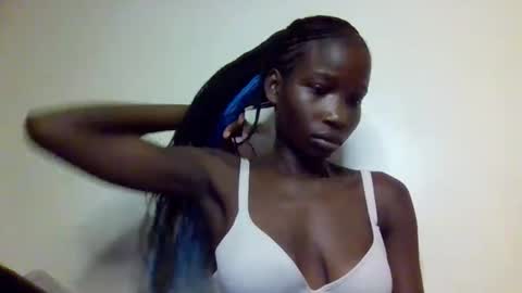 sexy_petittie online show from 15, 10, 2025