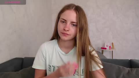 Snapshot of sexy_sansa chatting on 3, 6, 2026 Alina online show from 3, 6, 2026