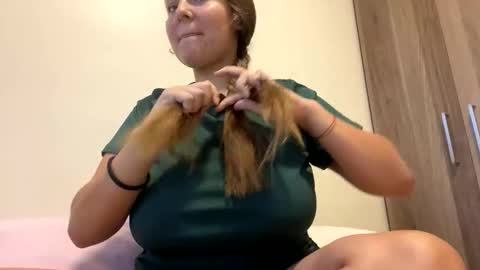 Snapshot of sexyayo666 chatting on 10, 9, 2025 ALAYA online show from 10, 9, 2025