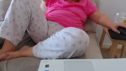 Sexyblonde4u58 online show from 19, 2, 2025