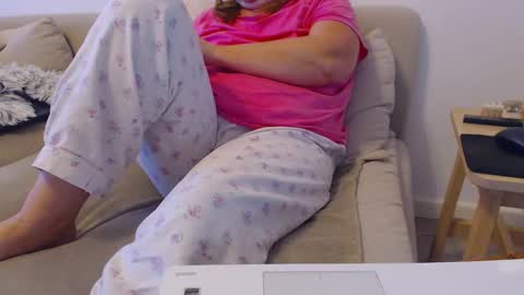 Sexyblonde4u58 online show from 24, 2, 2025