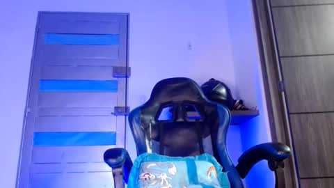 Snapshot of sexyboy_bigclit chatting on 11, 6, 2026 Iker online show from 11, 6, 2026