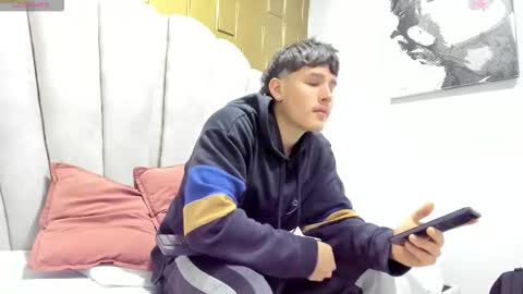 Snapshot of sexyboy_vc chatting on 17, 9, 2025 owen sky online show from 17, 9, 2025