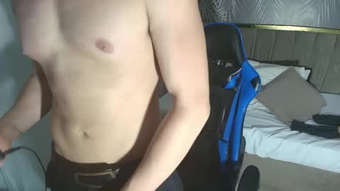 Snapshot of sexyboy_vc chatting on 16, 10, 2025 owen sky online show from 16, 10, 2025