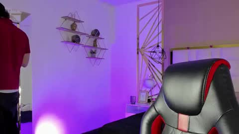 Snapshot of sexyboy_vc chatting on 17, 10, 2025 owen sky online show from 17, 10, 2025