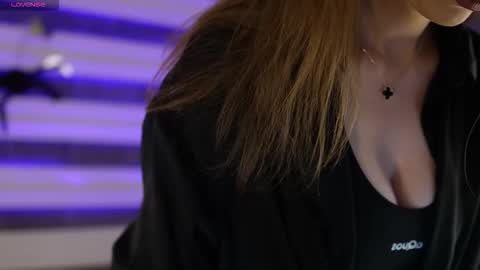 Snapshot of sexycelline chatting on 17, 11, 2025 Celline online show from 17, 11, 2025