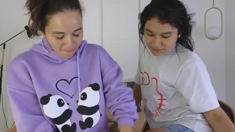 chanell and yina online show from 4, 4, 2026