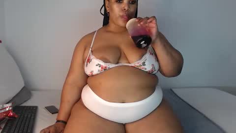 Snapshot of sexychill2000 chatting on 27, 9, 2025 SEXYCHILL online show from 27, 9, 2025