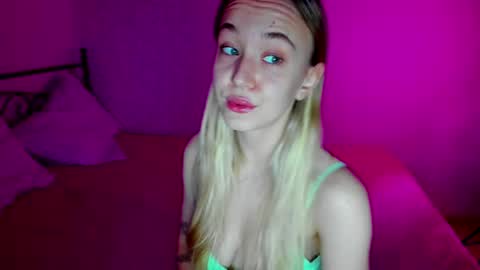 Snapshot of sexycocobutt chatting on 12, 3, 2025 Sophia online show from 12, 3, 2025
