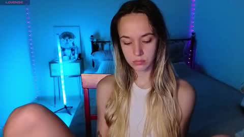 Snapshot of sexycocobutt chatting on 11, 9, 2025 Sophia online show from 11, 9, 2025