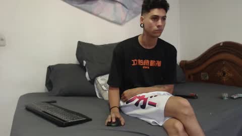 Snapshot of sexydarkhunter2 chatting on 13, 11, 2025 Mike online show from 13, 11, 2025